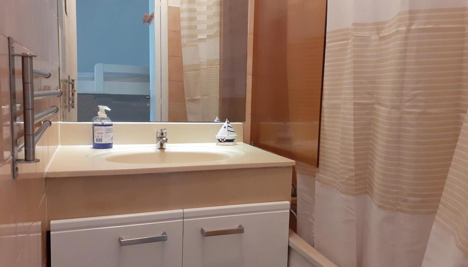 Studio A 100 M Du Port Et 500 M Des Plages Ιέρ Εξωτερικό φωτογραφία