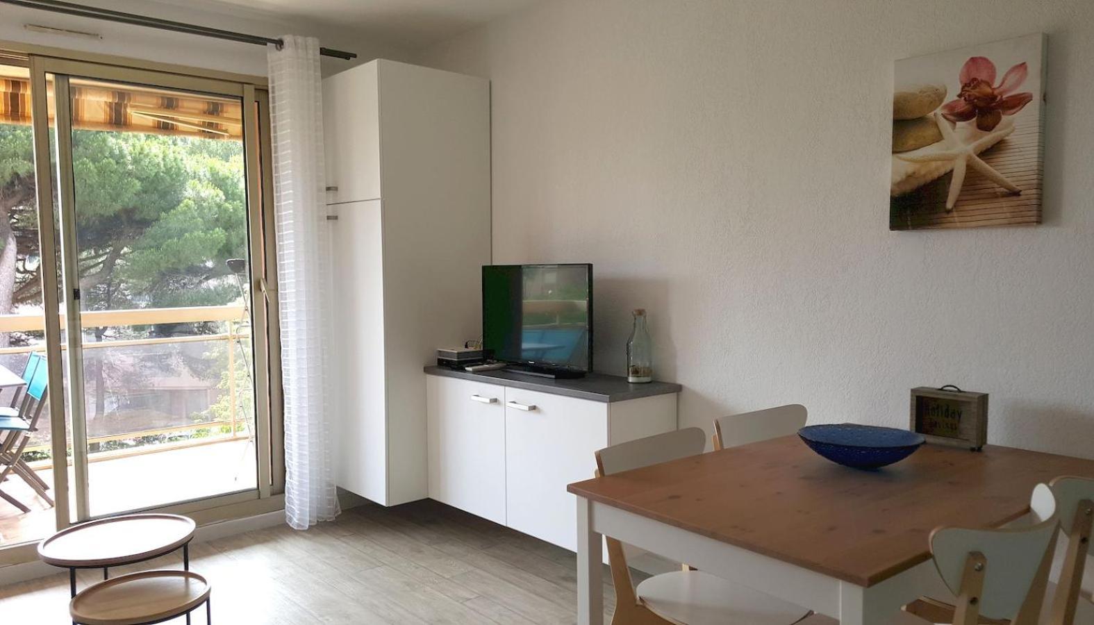 Studio A 100 M Du Port Et 500 M Des Plages Ιέρ Εξωτερικό φωτογραφία