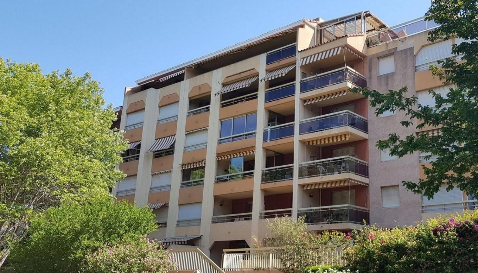 Studio A 100 M Du Port Et 500 M Des Plages Ιέρ Εξωτερικό φωτογραφία